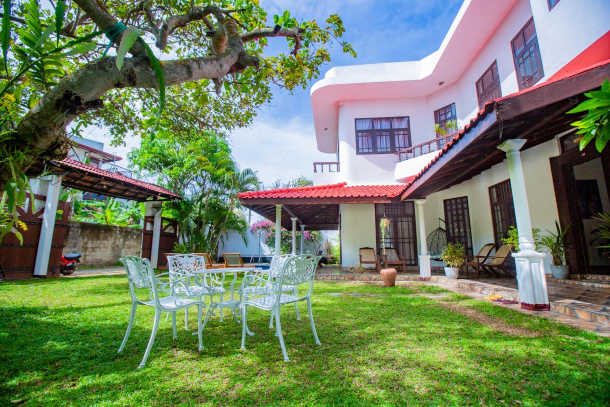 Nibbana Mirissa Hotel Exterior foto
